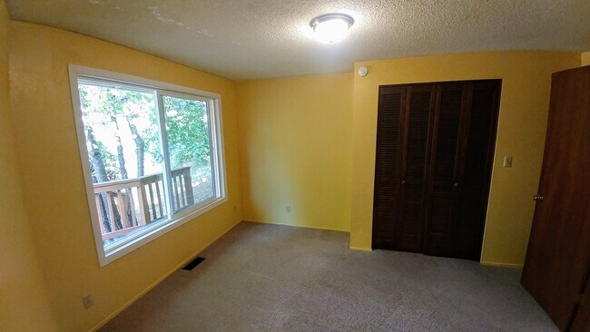 Building Photo - 1415e3