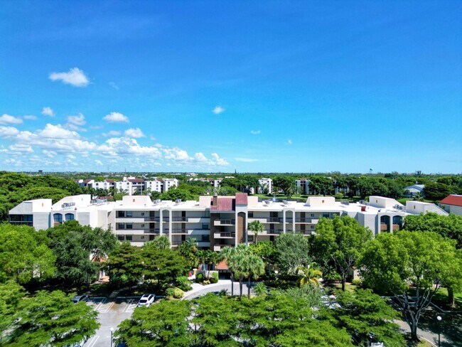 Building Photo - 955 Egret Cir