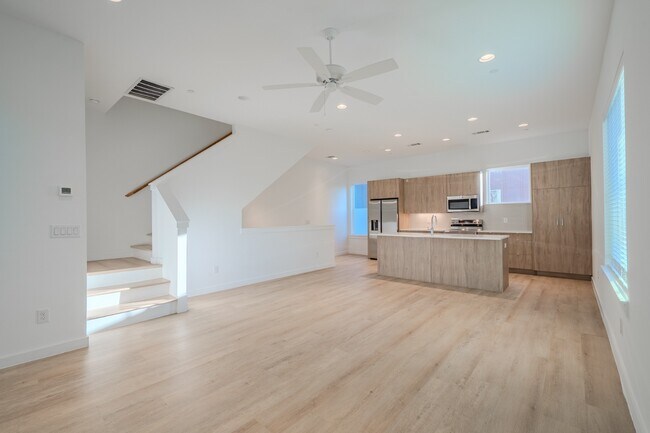 Building Photo - Stunning Modern Townhomes Newer Constructi...