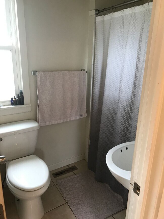 Building Photo - 88 Asbury St