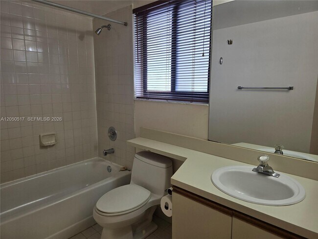 Building Photo - 15545 Miami Lakeway N