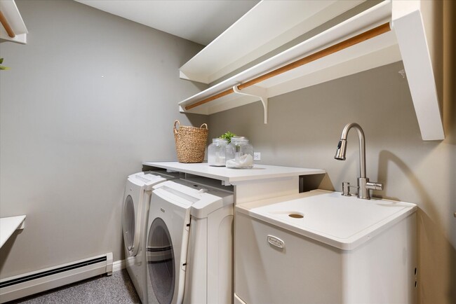 Building Photo - Open Concept Historic Home in Downtown Boz...