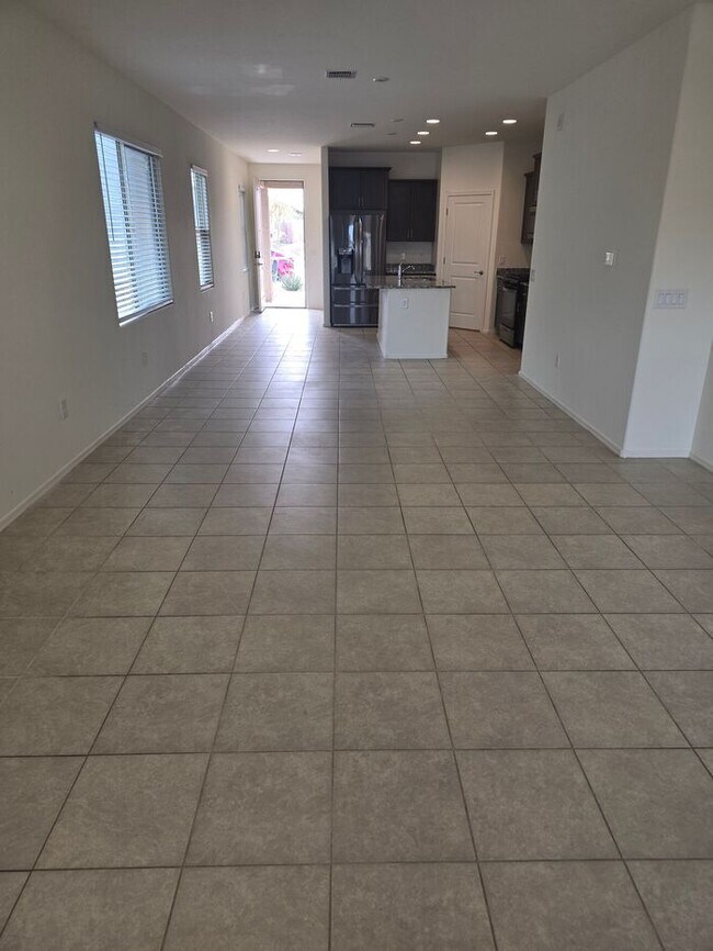 Building Photo - Freshly updated 3 bedroom/ 2 bath Home