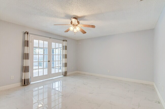 Building Photo - 11834 Donlin Dr