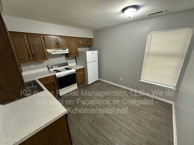 Building Photo - 211 Barr Rd