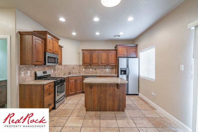 Building Photo - Beautiful Southgate Townhome!