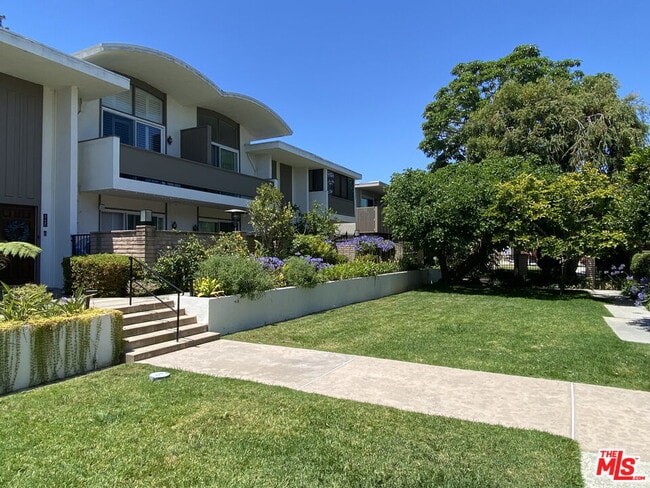 Building Photo - 4760 La Villa Marina