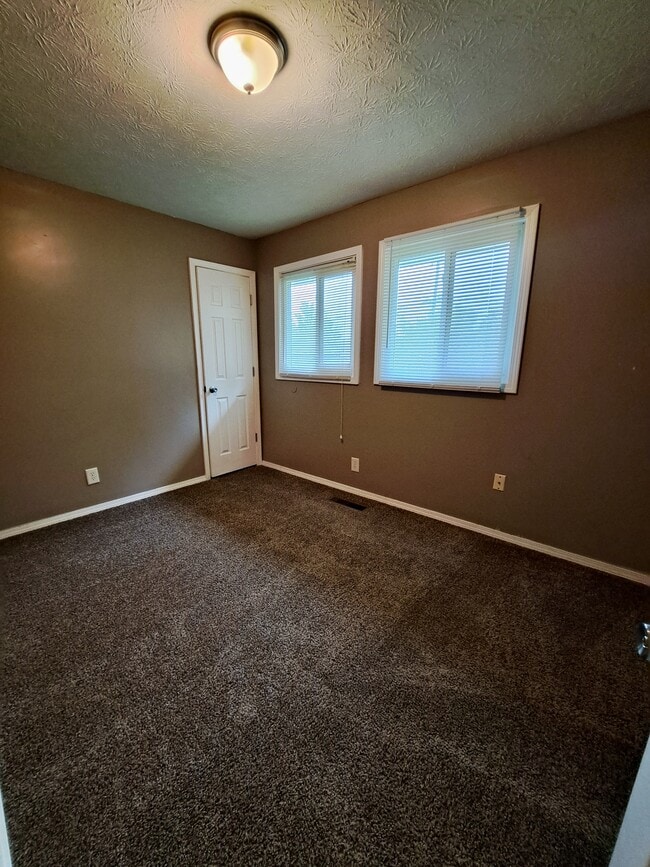 Building Photo - 4161 Mapleleaf Dr