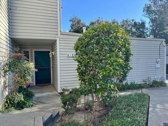 Building Photo - Very Nice Condo! 3 Miles to Cal Poly Groups Welcome Available June