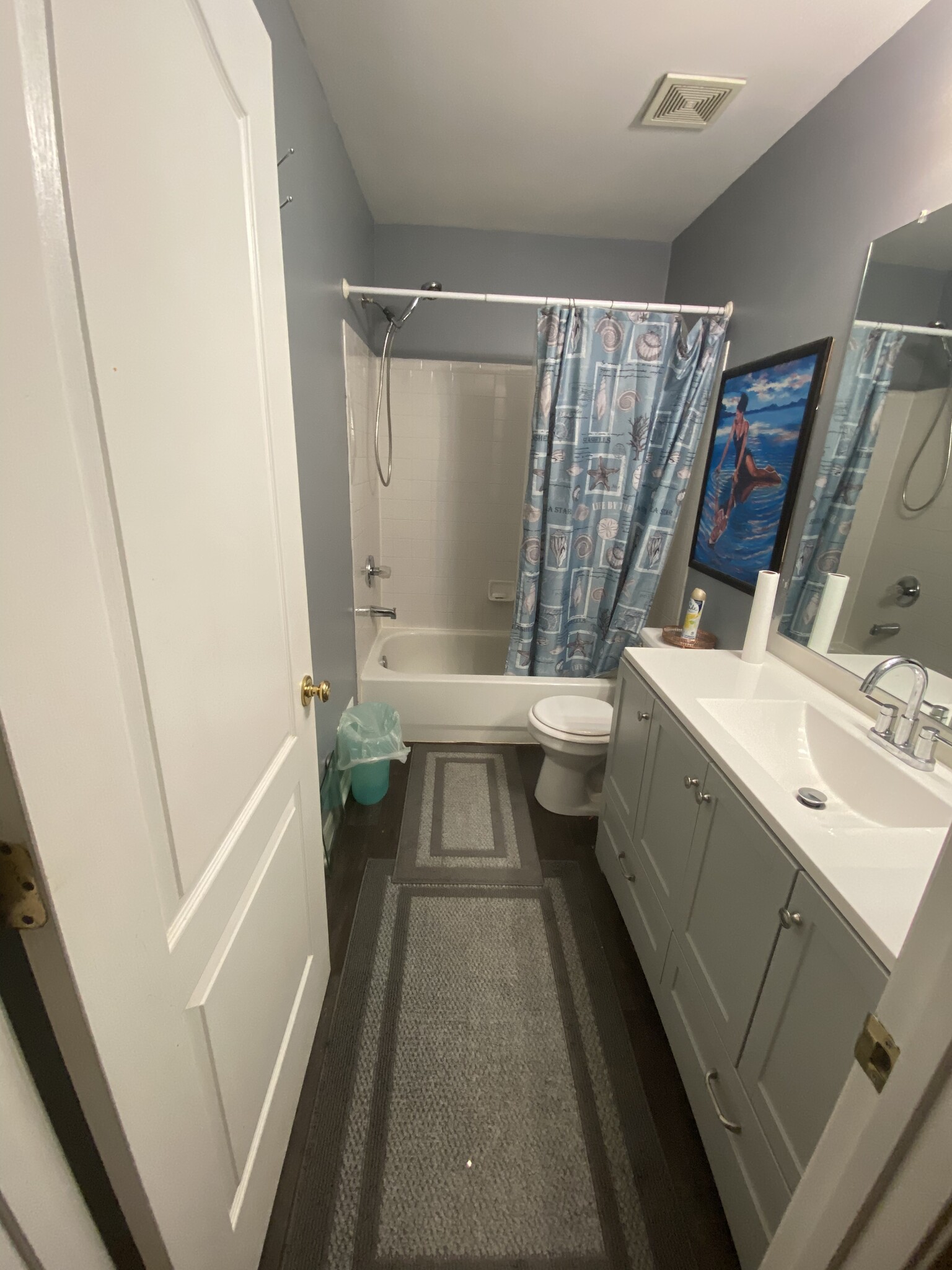 Third level full bathroom - 1785 Sea Pine Cir