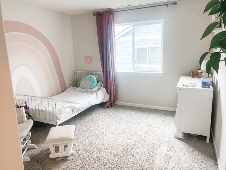 Building Photo - 1903 SE Silktassel Wy