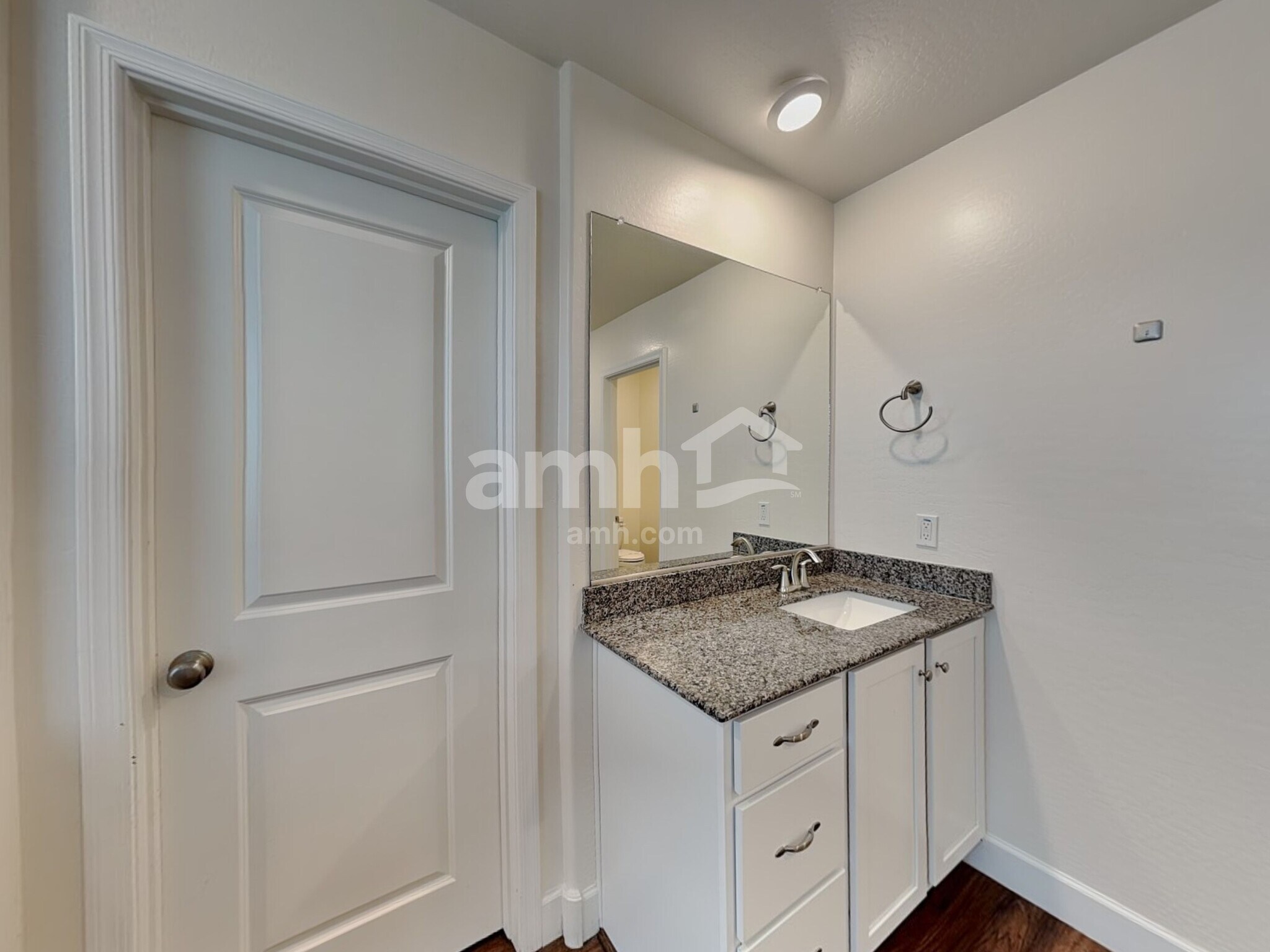 Building Photo - 12526 N 60th Ave