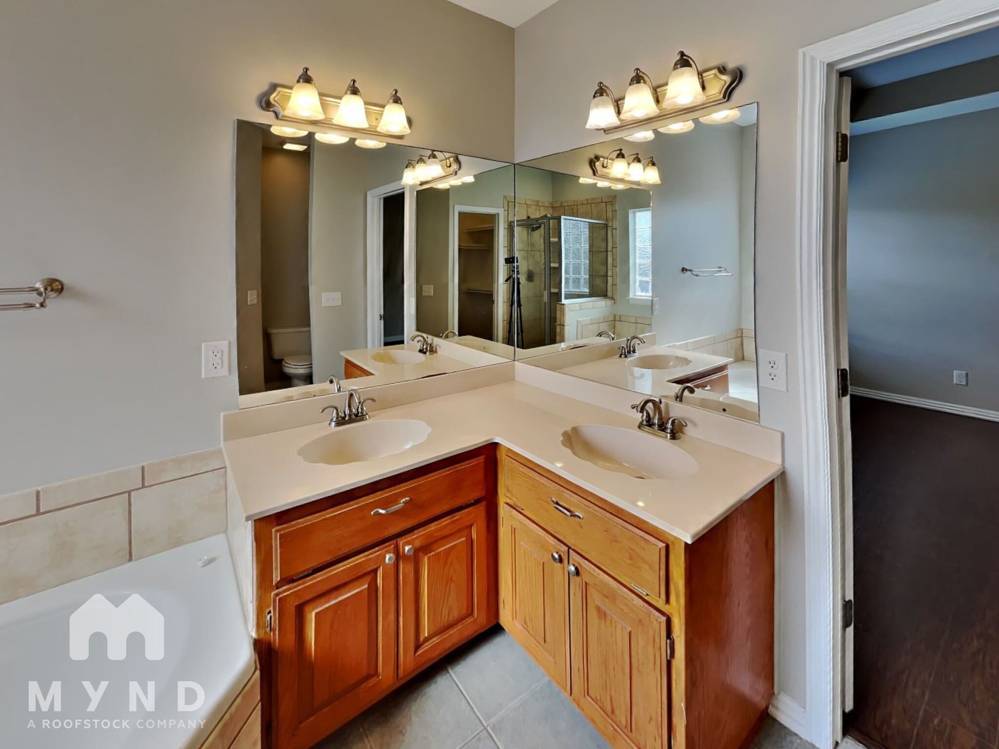 Building Photo - 214 Blake Dr