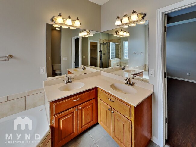 Building Photo - 214 Blake Dr