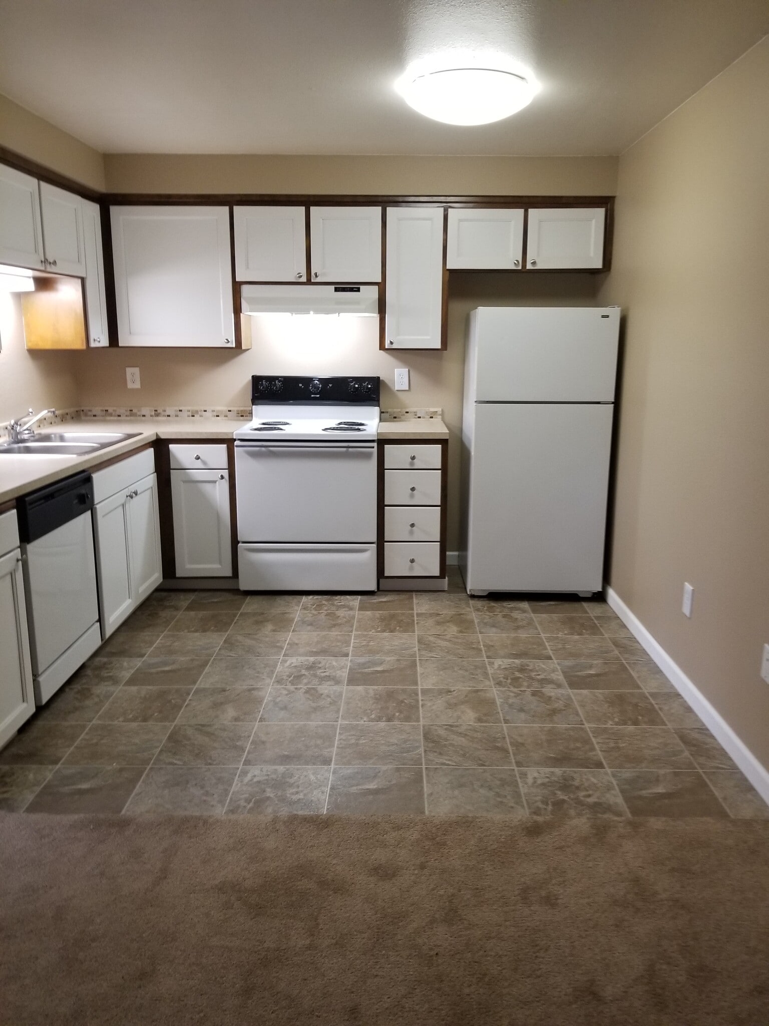Kitchen - 3290 NE Lancaster St