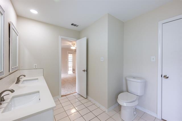 Building Photo - 1105 Bayshore Dr