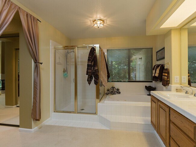 Building Photo - 4 br, 2.5 bath House - 104 Woodranch Circle