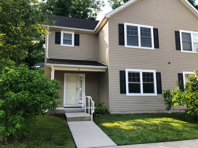 Building Photo - 145 Eden Way