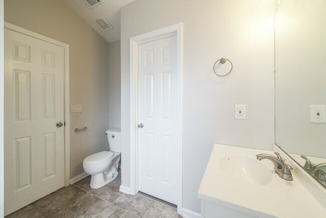 Building Photo - 11469 Vinea Way