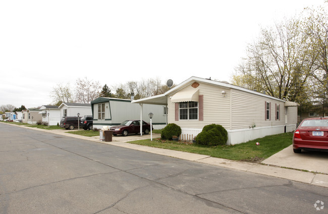 Building Photo - Lakeview Mobile Home Court