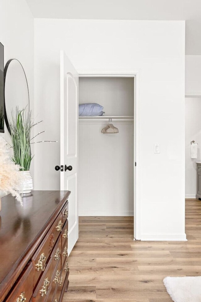 Building Photo - 35 Keystone Ave