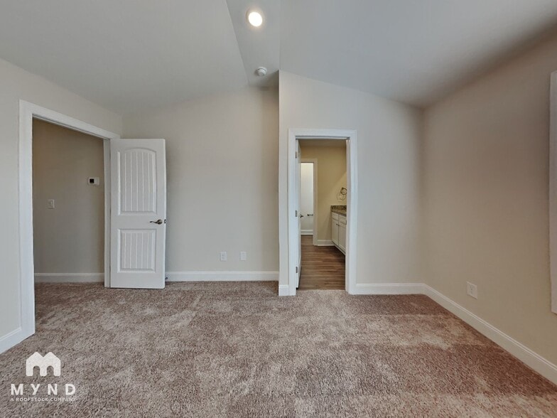 Building Photo - 6933 Woodland Stream Pl