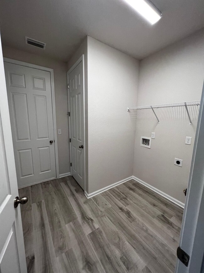 Building Photo - 711 Honeycomb Trl