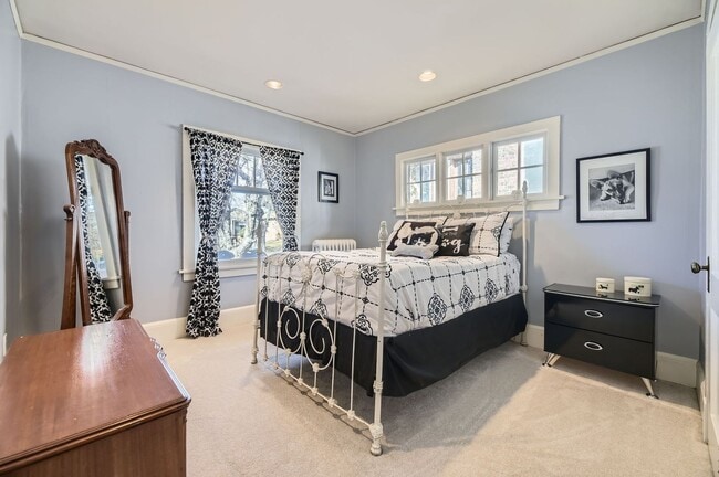 Building Photo - 3 BDR Oasis near Denver Botanic Gardens