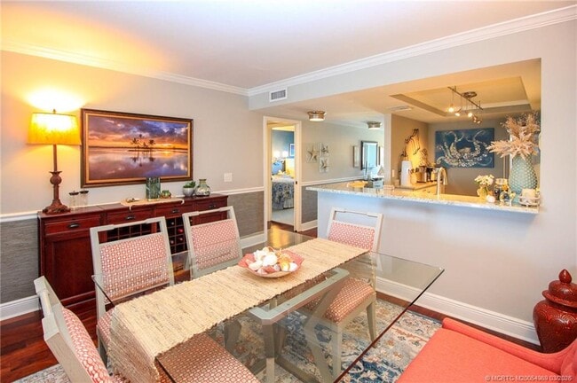 Building Photo - 20 NE Plantation Rd