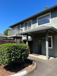 Building Photo - Broadway Triplex