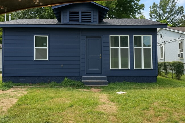 Primary Photo - 2531 Pershing Ave