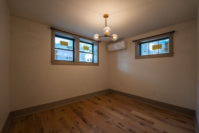 Building Photo - Laurel220 (KC-JF)