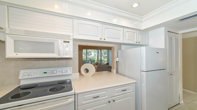 Building Photo - 6019 W Peppertree Way