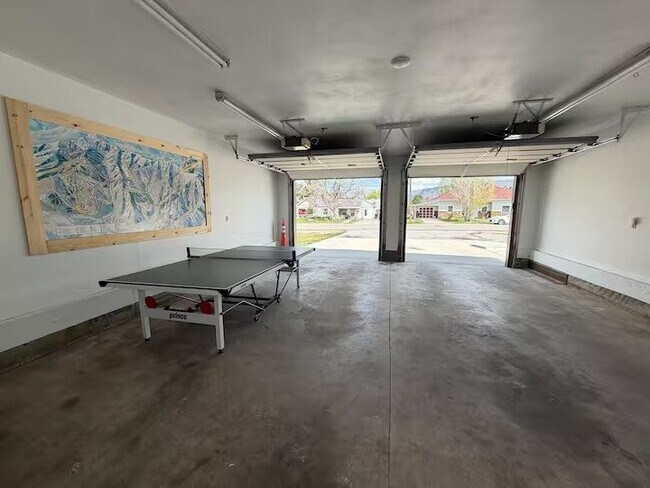 Building Photo - 187 N 300 W