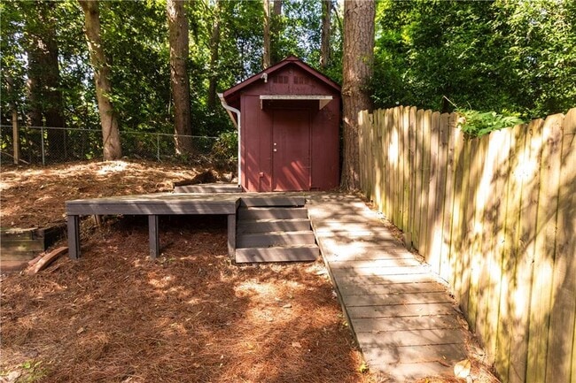 Building Photo - 1392 Lively Ridge Rd NE
