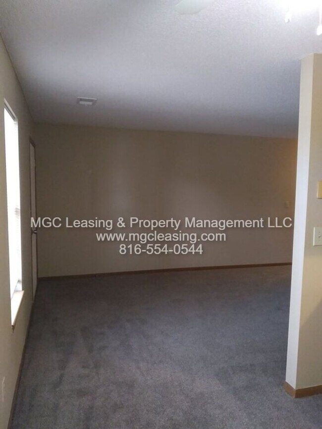 Building Photo - 1 Bedroom apartment in Olathe, KS