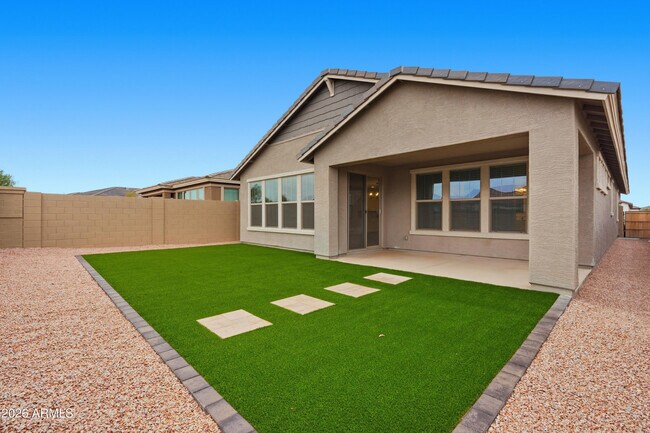 Building Photo - 932 W Macaw Dr