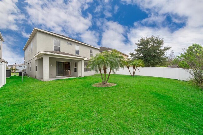Building Photo - 2335 Cedar Garden Dr