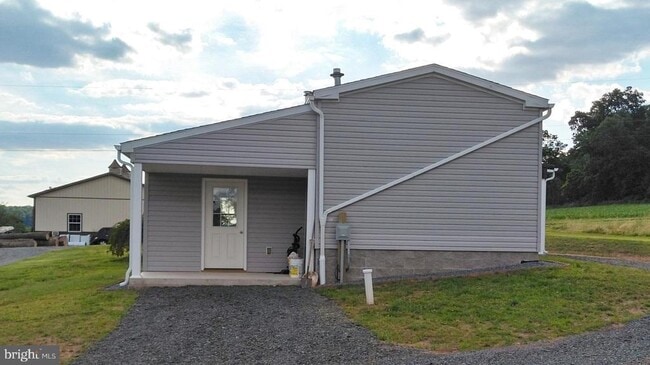 Building Photo - 510 School Rd