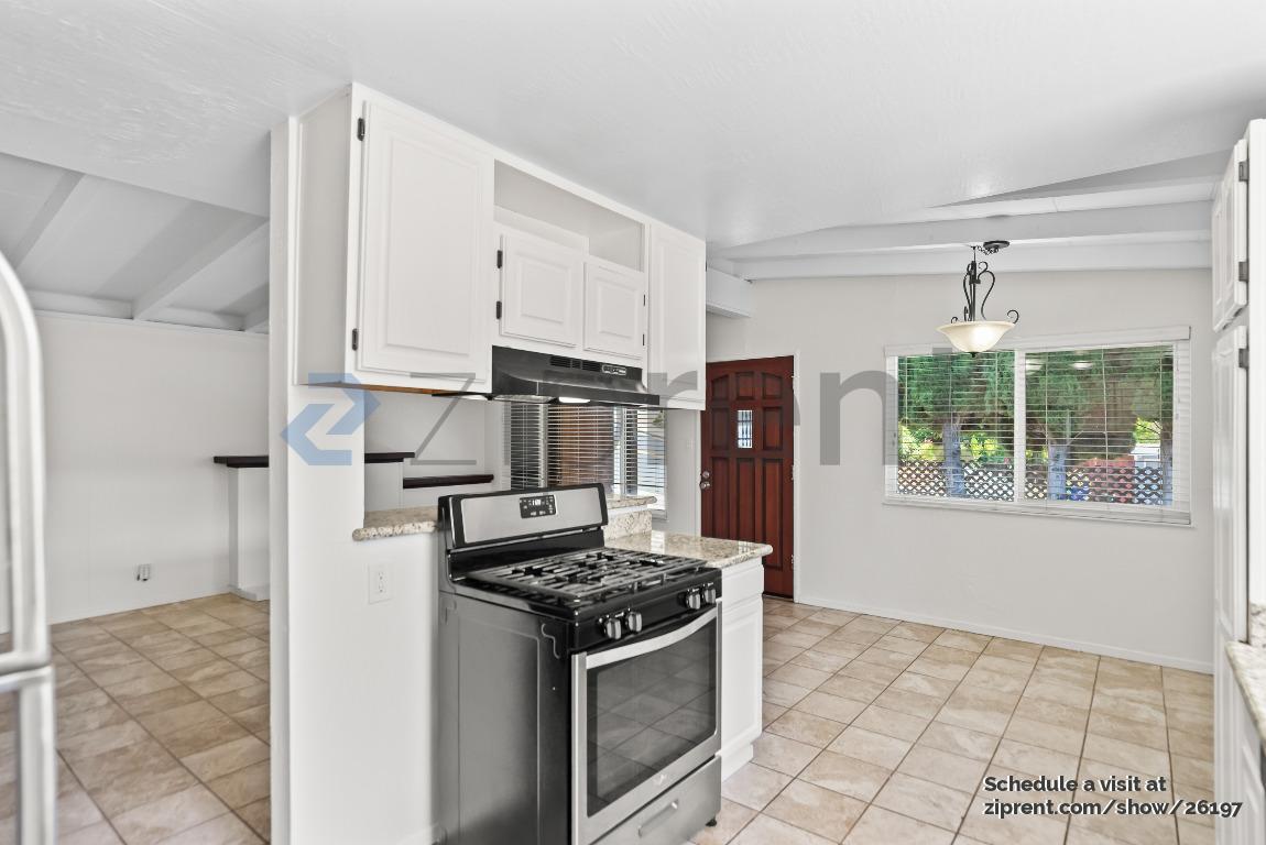 Building Photo - 499 Pebble Dr