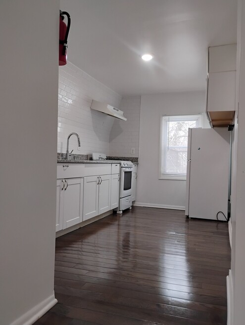 Building Photo - 497 Tremont Ave