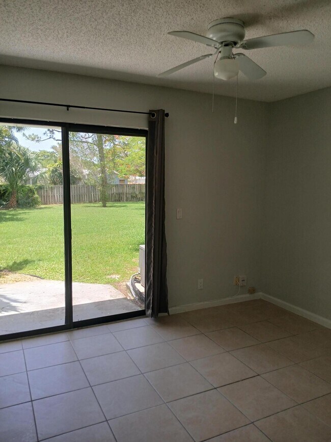 Building Photo - 1103 Summerwinds Ln