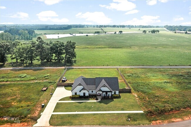 Building Photo - 440 LEGACY Pl