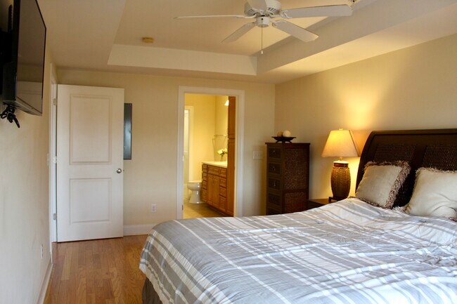 Building Photo - 6831 Main St