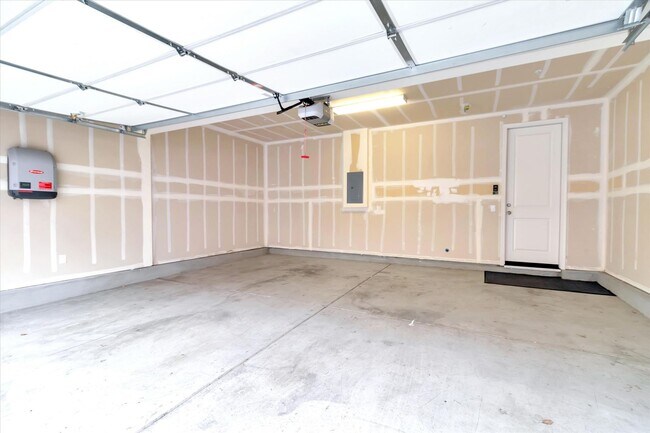 Building Photo - Wow! What a Great Home! Available Soon!