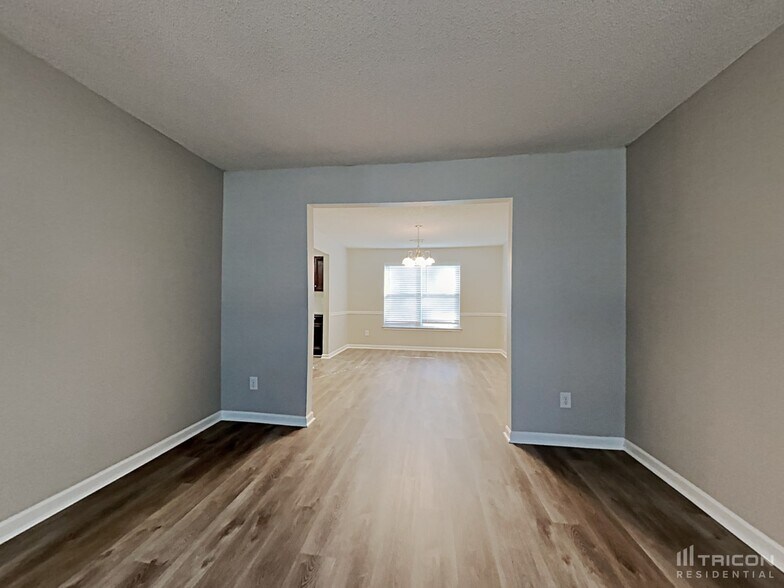 Building Photo - 1051 Summer Cypress Dr
