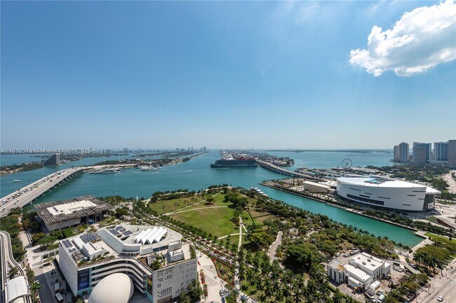 Building Photo - 1100 Biscayne Blvd