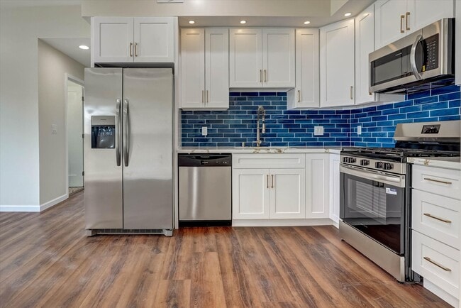 Building Photo - 17095 Kingsbury St