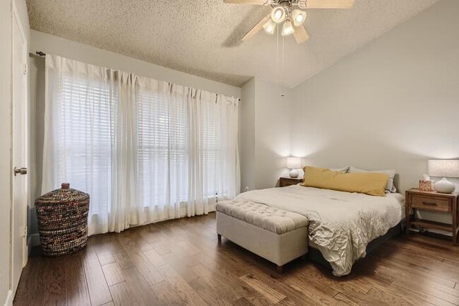 Building Photo - 5107 Leralynn St