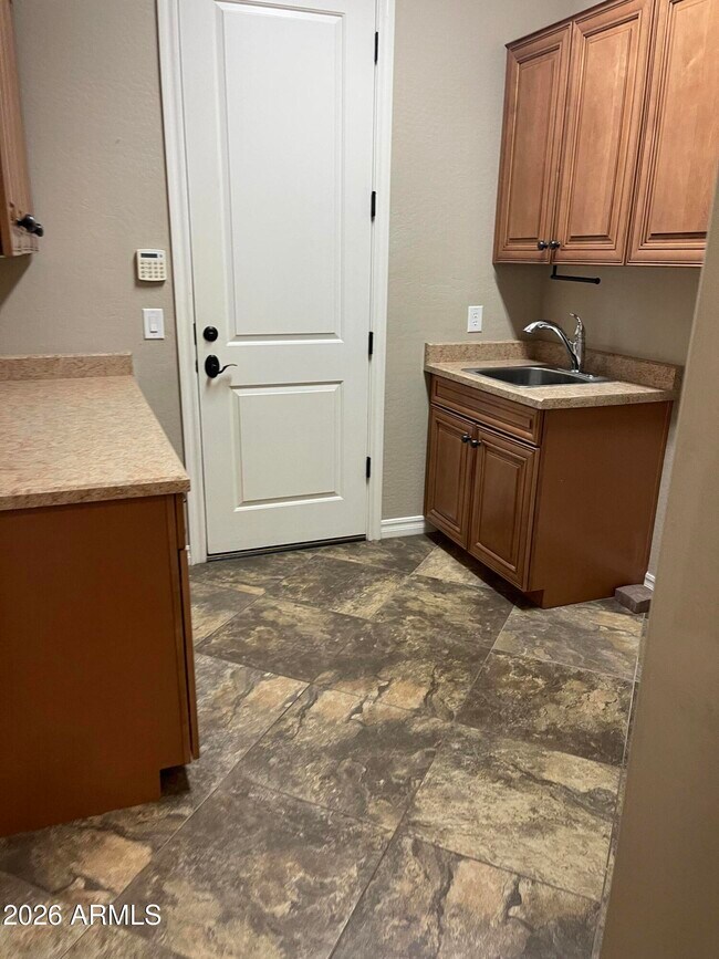 Building Photo - 2543 E Penedes Dr